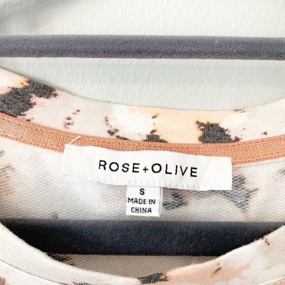 Rose + Olive cinched sleeves floral stretch soft long sleeve top - Small - Picture 4 of 8